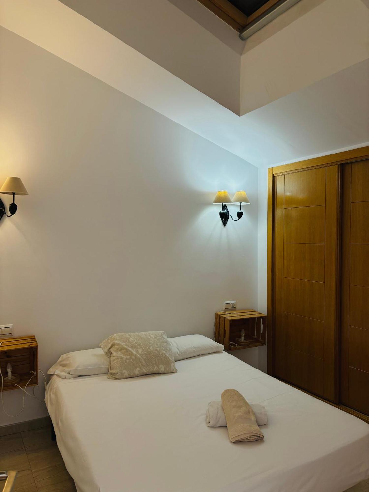 רונדה Apartamentos Atenea מראה חיצוני תמונה